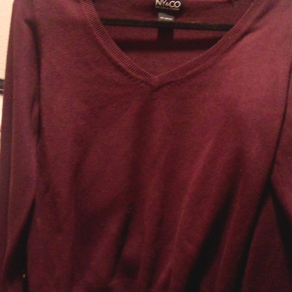 NY&CO plum size medium sweater perfect for Thanksgiving and will be warm